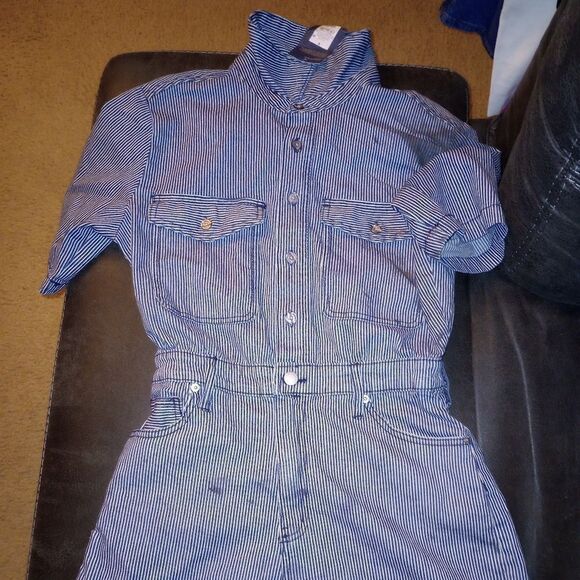 🆕👖Short Sleeve Denim Jumpsuit/Romper - Picture 4 of 7